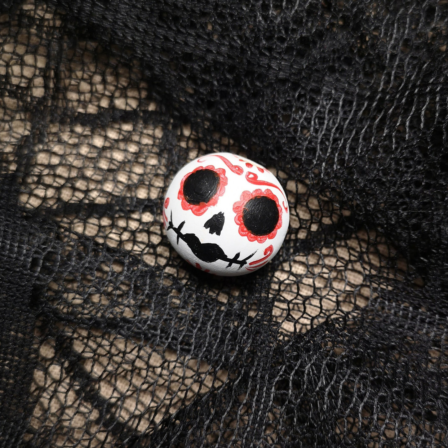 Handbemaltes DIY‑Set „Spooky Schlüsselanhänger“ – Unikat‑Perle + Makramee‑Kordel 5 mm