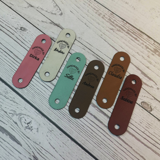 20×70 mm – Personalisierte Labels mit Schrauben (Chicago‑Screws), Kunstleder | für Kleidung & Accessoires, Handmade