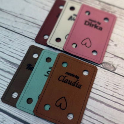 40×60 mm – Personalisierte Labels mit Schrauben (Chicago‑Screws), Kunstleder | große Branding‑Plakette für Handmade