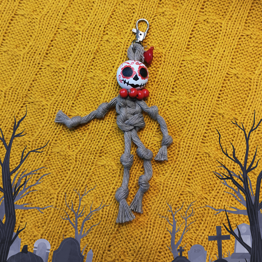 Handbemaltes DIY‑Set „Spooky Schlüsselanhänger“ – Unikat‑Perle + Makramee‑Kordel 5 mm